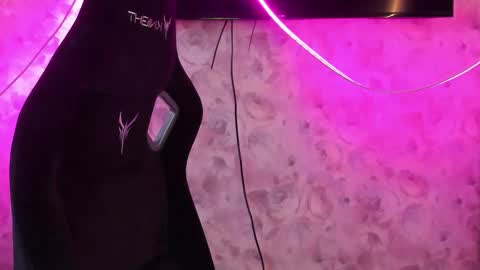 aprill_o_nill online show from 03/04/26, 12:55