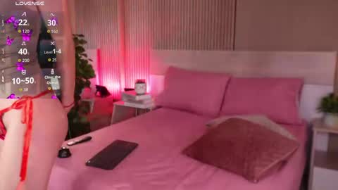 aprilqueenie online show from 04/08/26, 07:47