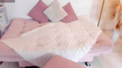 Snapshot of aprilroses11 chatting on 02/01/26, 04:49 aprilroses11 online show from 02/01/26, 04:49