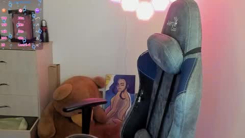 aqua emilly online show from 02/25/25, 02:25