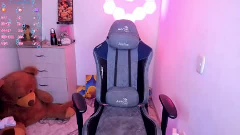 aqua emilly online show from 03/20/26, 10:14