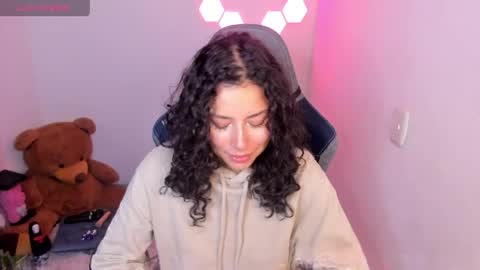 aqua emilly online show from 04/18/26, 11:49