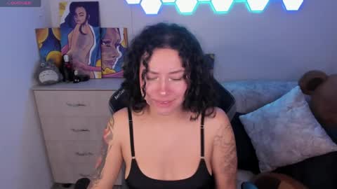 Snapshot of aqua_emilly chatting on 05/28/26, 11:46 aqua emilly online show from 05/28/26, 11:46