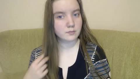 Josefin online show from 10/15/25, 01:11