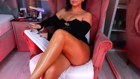 AQueenMonica online show from 11/20/25, 04:12