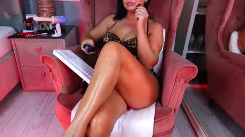 AQueenMonica online show from 11/23/25, 06:30