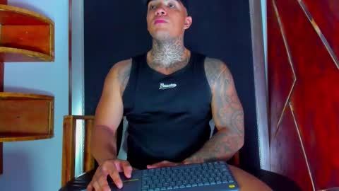 Snapshot of aquiles_elpapi chatting on 03/19/26, 05:11 AquilesElpapi online show from 03/19/26, 05:11