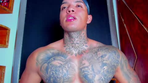 Snapshot of aquiles_elpapi chatting on 03/30/26, 01:45 AquilesElpapi online show from 03/30/26, 01:45