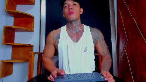 Snapshot of aquiles_elpapi chatting on 04/09/26, 06:30 AquilesElpapi online show from 04/09/26, 06:30