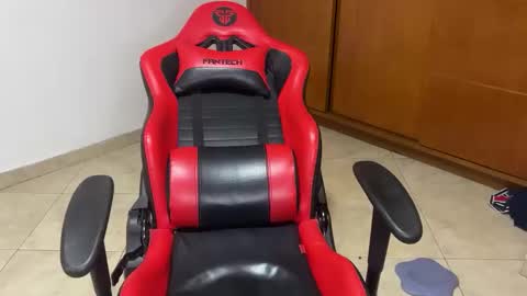 Snapshot of aquilesmade chatting on 12/17/24, 12:45 Aquilesmade online show from 12/17/24, 12:45