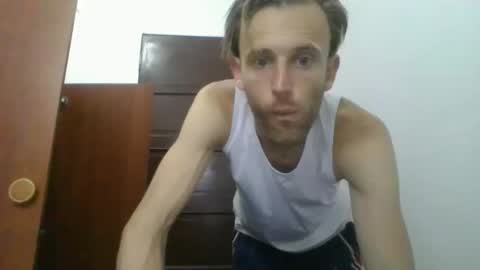 Snapshot of aquilesmade chatting on 11/01/25, 03:03 Aquilesmade online show from 11/01/25, 03:03