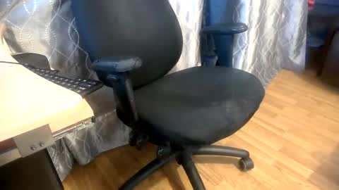 arab0782 online show from 10/28/25, 02:59