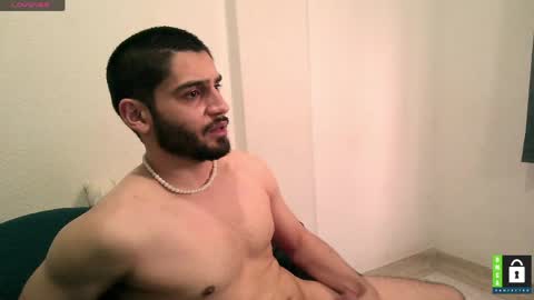 Snapshot of arab_b chatting on 05/21/26, 08:32 Thiago online show from 05/21/26, 08:32