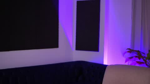 IsaBella online show from 06/11/26, 07:23