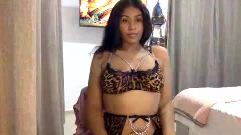 Snapshot of arabiangoddess3 chatting on 01/07/26, 09:12 Monet online show from 01/07/26, 09:12