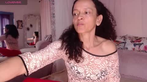 Nadia Cyel online show from 02/07/25, 09:48