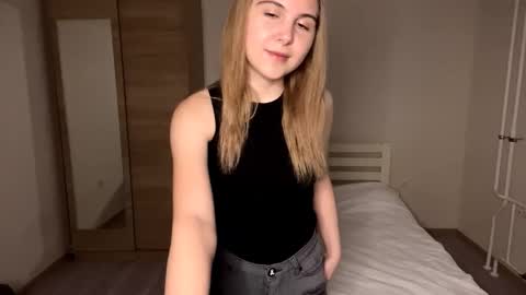 Emi online show from 12/02/25, 03:18