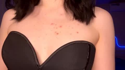 Emi online show from 04/17/26, 04:32