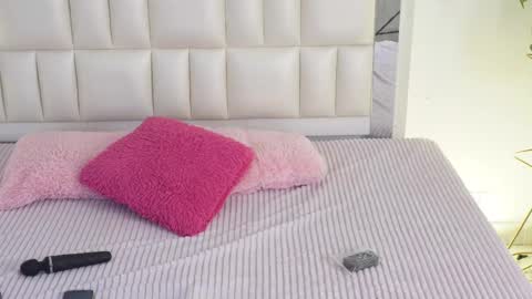   online show from 02/12/25, 08:27