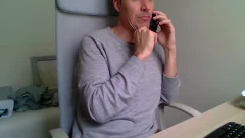 aragon9999 online show from 10/28/25, 09:57