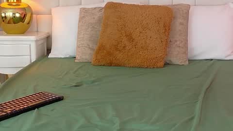     online show from 04/11/26, 05:12