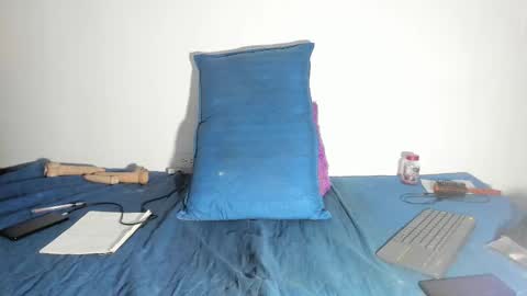 Arantza Hill online show from 10/24/25, 10:06