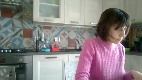 Snapshot of arcobalenorosa25 chatting on 03/27/26, 09:42 arcobalenorosa25 online show from 03/27/26, 09:42