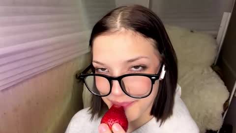 Caroline online show from 02/25/26, 09:46