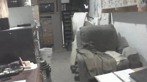 Snapshot of arealshowoff chatting on 05/16/26, 11:31 arealshowoff online show from 05/16/26, 11:31