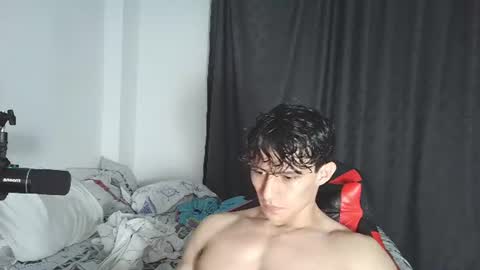Snapshot of ares_aestheticgod chatting on 07/13/26, 12:35 Ares D online show from 07/13/26, 12:35