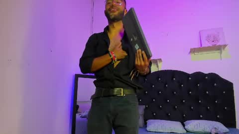 Snapshot of arez_vortex_ chatting on 05/19/26, 09:21 Alex Cortez online show from 05/19/26, 09:21