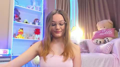 Ariel online show from 03/03/26, 02:23