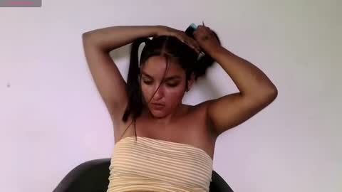 Snapshot of ari_20_ chatting on 06/20/26, 08:11 Bella online show from 06/20/26, 08:11
