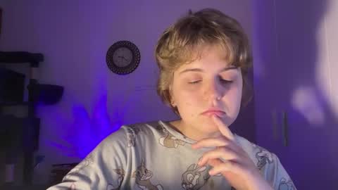 ari_crystal online show from 03/09/26, 07:07