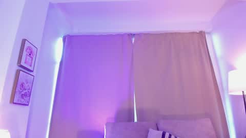 Snapshot of ari_es chatting on 05/11/26, 02:34 Ari online show from 05/11/26, 02:34