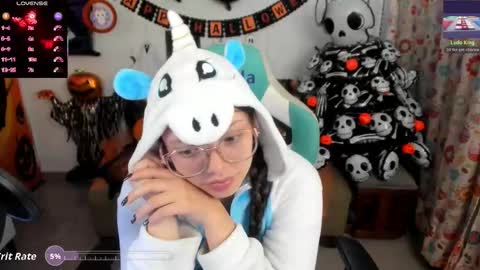 Linda online show from 10/15/25, 02:33