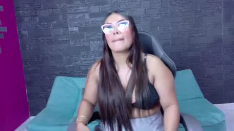 Snapshot of aria_bliss91 chatting on 08/04/26, 01:20 Aria online show from 08/04/26, 01:20