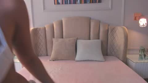 Snapshot of aria_greco chatting on 02/20/25, 02:51 Aria  online show from 02/20/25, 02:51