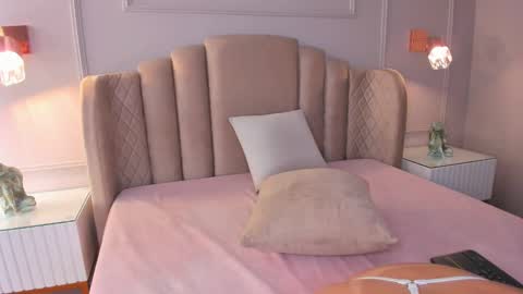 Snapshot of aria_greco chatting on 02/22/25, 03:56 Aria  online show from 02/22/25, 03:56