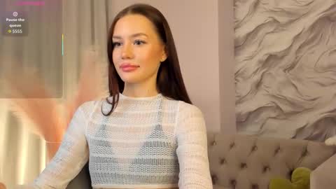 aria_mila online show from 11/06/25, 11:22