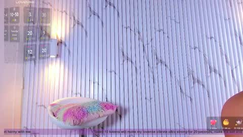 Snapshot of aria_millers_ chatting on 02/13/25, 07:31 Aria Millers online show from 02/13/25, 07:31