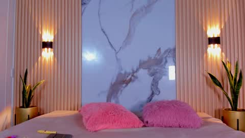 Snapshot of aria_millers_ chatting on 02/22/25, 11:35 Aria Millers online show from 02/22/25, 11:35