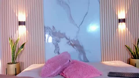 Snapshot of aria_millers_ chatting on 02/25/25, 11:41 Aria Millers online show from 02/25/25, 11:41