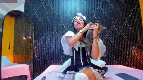 Snapshot of aria_millers_ chatting on 10/09/25, 11:30 Aria Millers online show from 10/09/25, 11:30