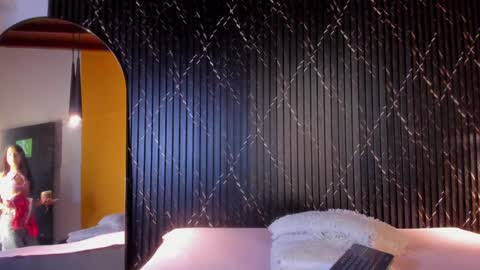 Snapshot of aria_millers_ chatting on 10/30/25, 10:49 Aria Millers online show from 10/30/25, 10:49