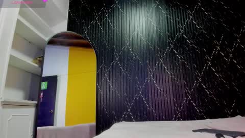 Snapshot of aria_millers_ chatting on 11/30/25, 09:57 Aria Millers online show from 11/30/25, 09:57