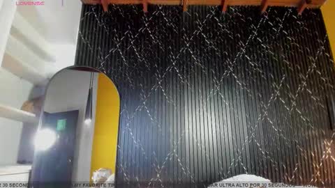 Snapshot of aria_millers_ chatting on 12/03/25, 10:13 Aria Millers online show from 12/03/25, 10:13