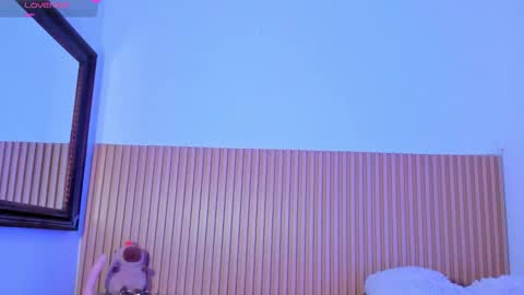 Snapshot of aria_millers_ chatting on 12/16/25, 04:01 Aria Millers online show from 12/16/25, 04:01