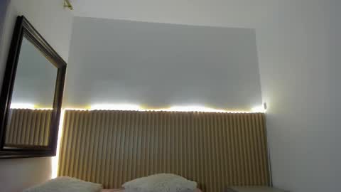 Snapshot of aria_millers_ chatting on 12/21/25, 12:01 Aria Millers online show from 12/21/25, 12:01