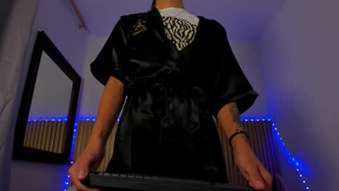 Snapshot of aria_millers_ chatting on 01/05/26, 05:27 Aria Millers online show from 01/05/26, 05:27